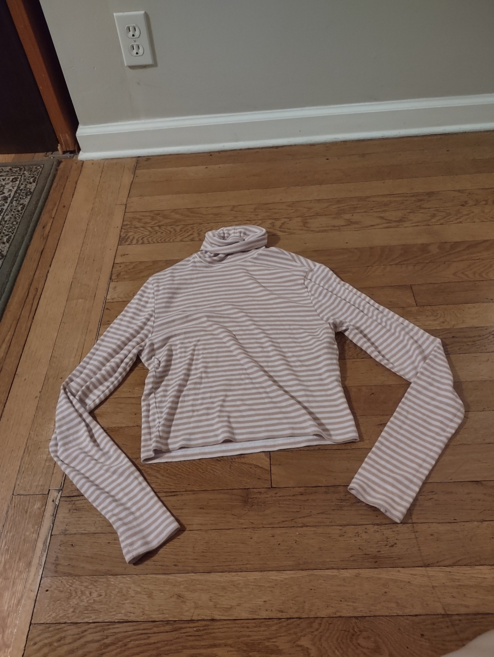 Levi's super soft pink, brown, and white cotton striped long sleeve turtleneck S
